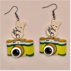 ⭐️❤️FREE Camera Hand Photography Photograph Hipster Artsy Chic Glam Hip Earrings